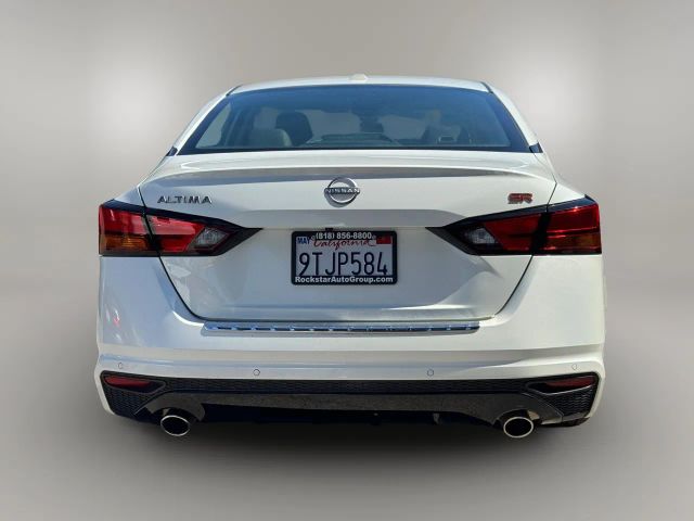 2023 Nissan Altima - Image 5
