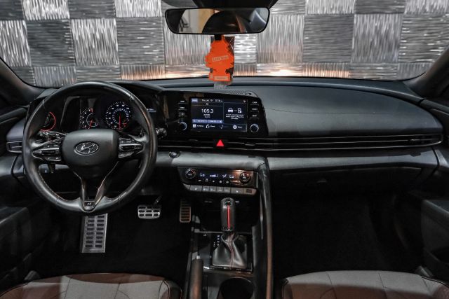 2022 Hyundai Elantra N Line Sedan 4d - Image 16