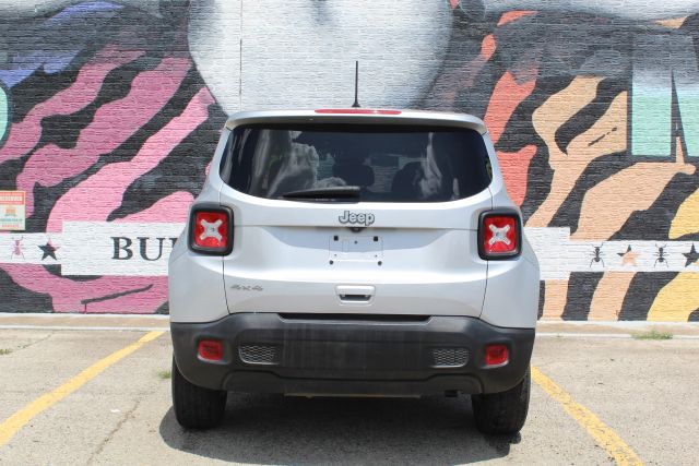 2019 Jeep Renegade - Image 14