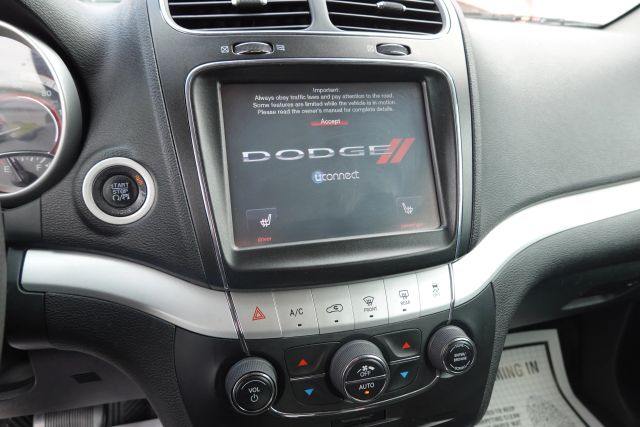 2011 Dodge Journey - Image 12