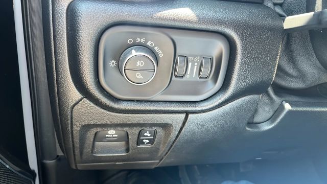 2019 Ram 1500 Crew Cab - Image 35