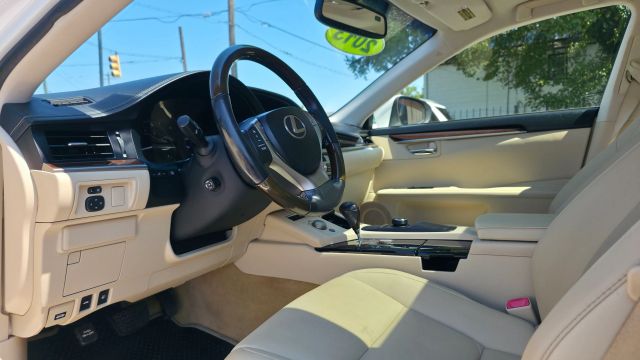 2013 Lexus Es - Image 15