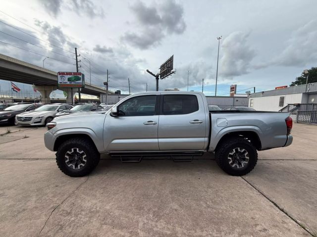 2022 Toyota Tacoma Double Cab - Image 12