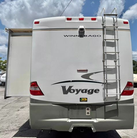 2005 Winnebago Voyage Series - Image 31