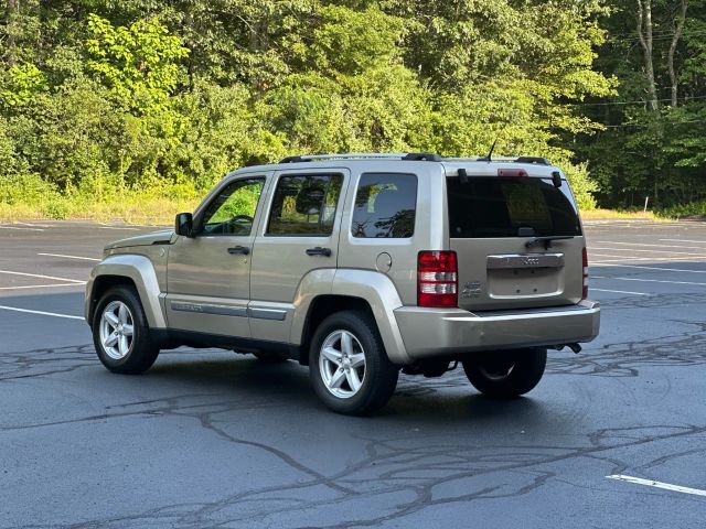 2011 Jeep Liberty Limited Edition Sport Utility 4d - Image 4