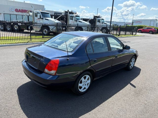 2004 Hyundai Elantra - Image 5