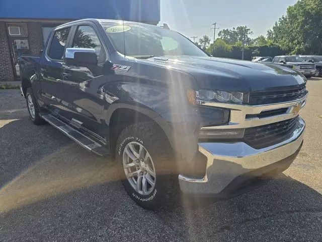 2022 Chevrolet Silverado 1500 Limited Crew Cab - Image 3