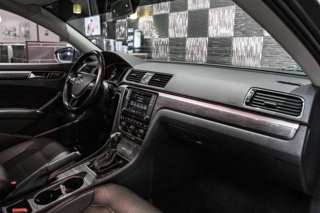 2017 Volkswagen Passat 1.8t Se Sedan 4d - Image 15