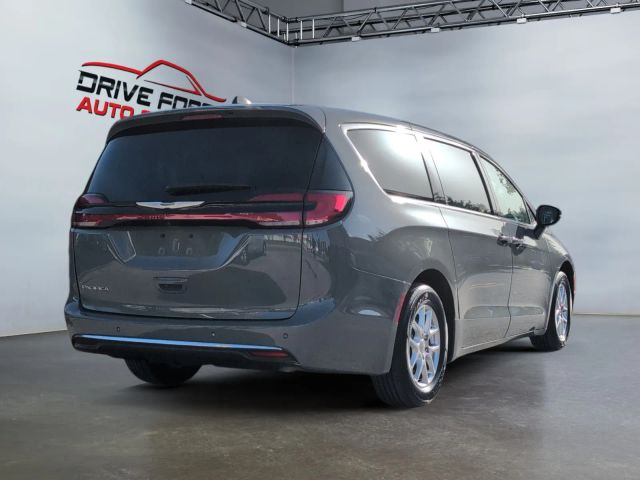 2023 Chrysler Pacifica - Image 5
