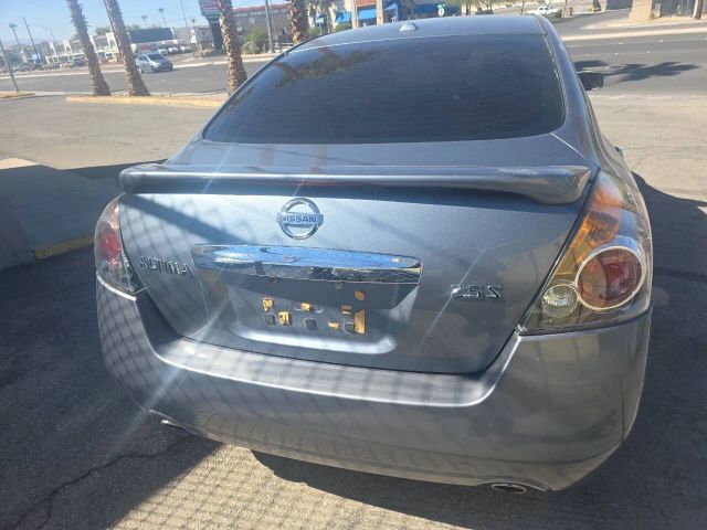2011 Nissan Altima - Image 4