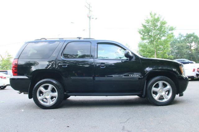 2013 Chevrolet Tahoe - Image 4
