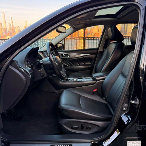 2016 Infiniti Q50 3.0t Premium Sedan 4d - Image 28