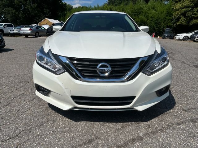 2018 Nissan Altima - Image 4