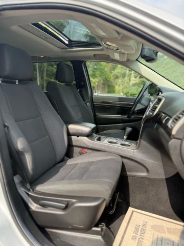 2012 Jeep Grand Cherokee Laredo Sport Utility 4d - Image 11