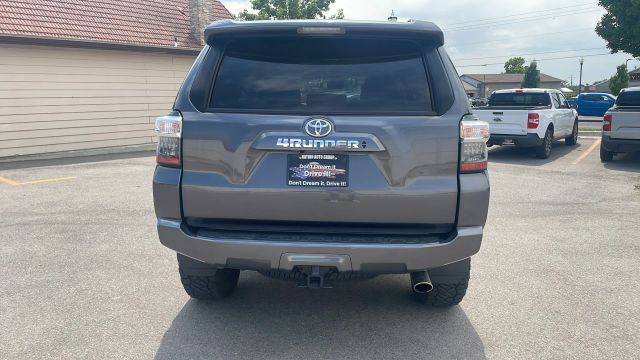 2022 Toyota 4runner - Image 12