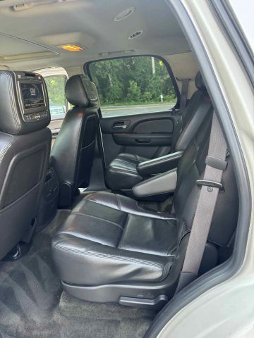 2009 Gmc Yukon - Image 23