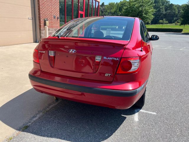 2004 Hyundai Elantra - Image 8