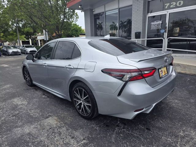2022 Toyota Camry - Image 4