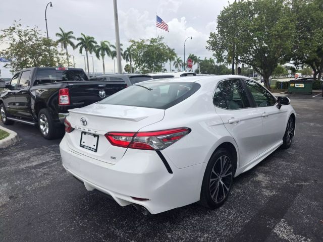 2018 Toyota Camry - Image 4