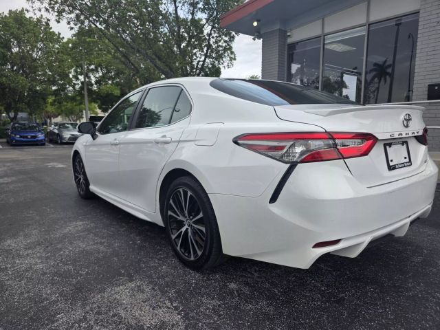 2018 Toyota Camry - Image 5