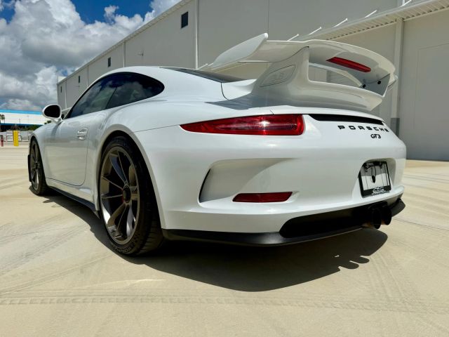 2015 Porsche 911 - Image 26