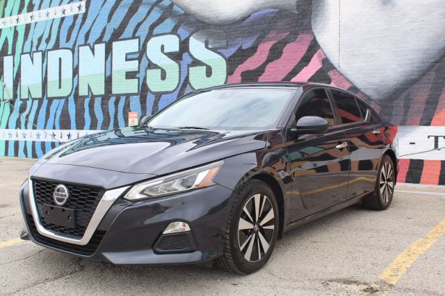 2022 Nissan Altima - Image 7