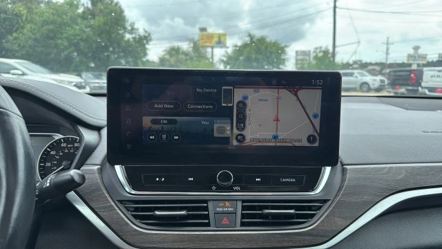 2023 Nissan Altima - Image 40