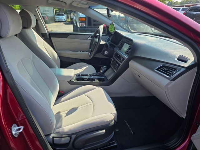 2016 Hyundai Sonata - Image 12