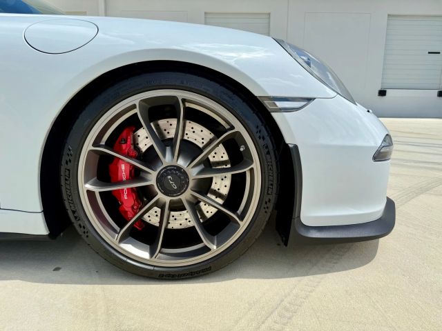 2015 Porsche 911 - Image 9