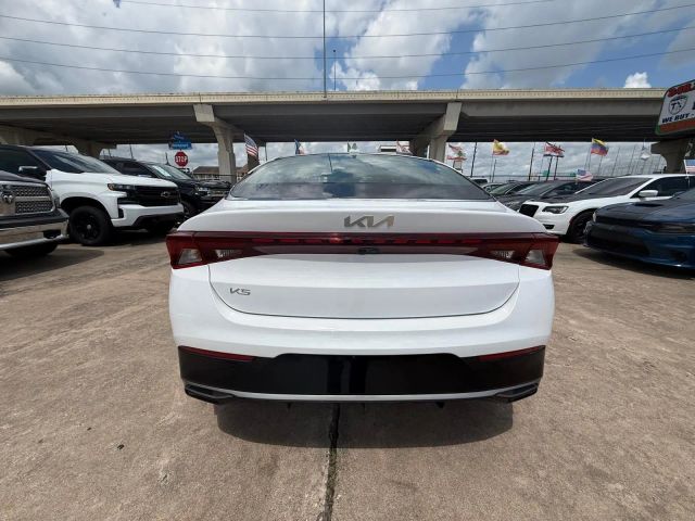 2023 Kia K5 - Image 11