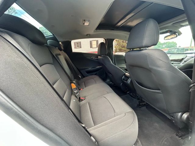 2018 Chevrolet Malibu - Image 10