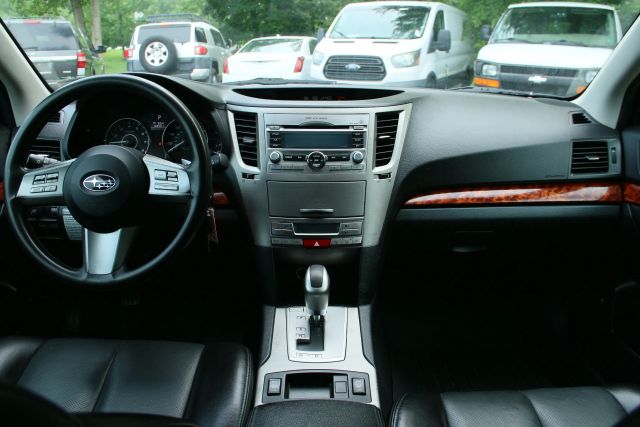 2011 Subaru Outback - Image 21