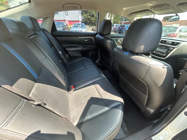2018 Nissan Altima - Image 9