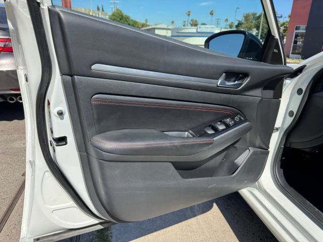 2023 Nissan Altima - Image 15