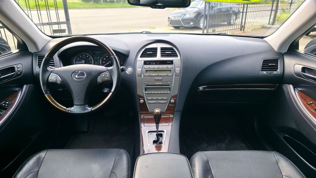 2011 Lexus Es - Image 18