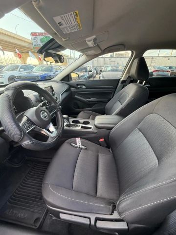 2022 Nissan Altima - Image 15