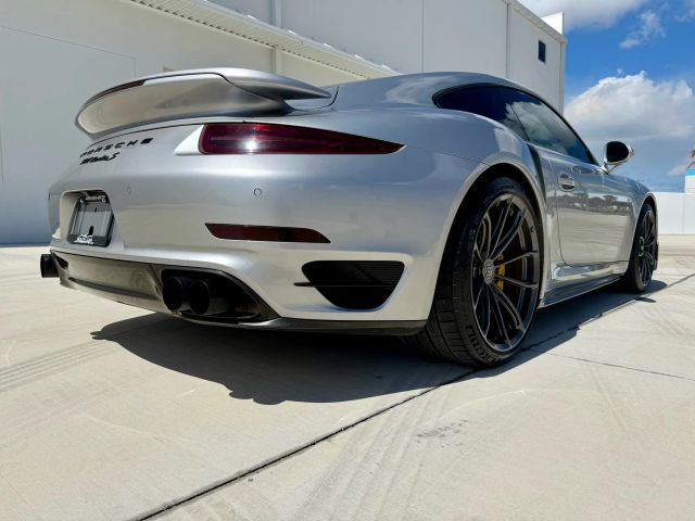 2014 Porsche 911 - Image 16