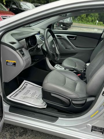 2011 Hyundai Elantra - Image 14