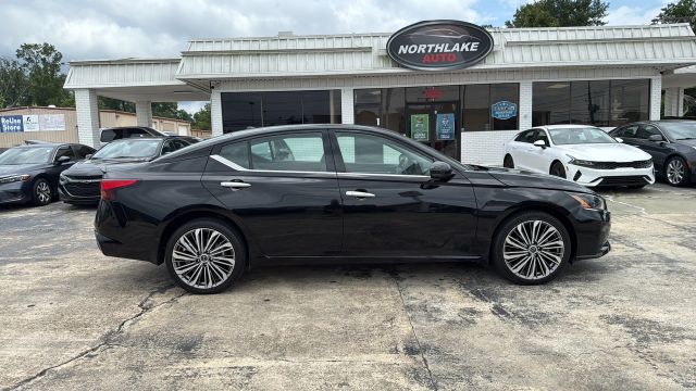 2023 Nissan Altima - Image 19