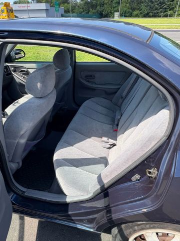 2004 Hyundai Elantra - Image 8
