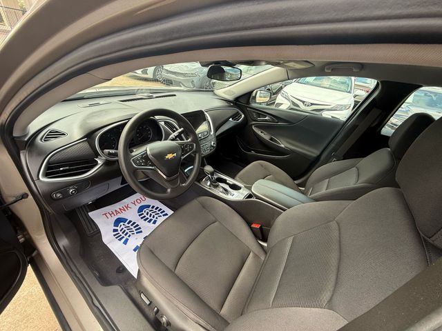 2024 Chevrolet Malibu - Image 13