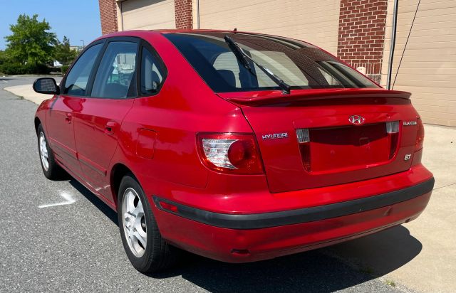 2004 Hyundai Elantra - Image 14