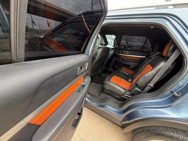 2019 Ford Explorer - Image 19