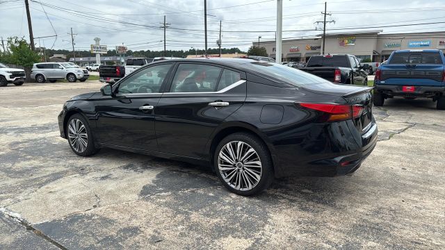 2023 Nissan Altima - Image 31