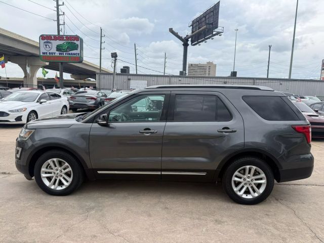 2017 Ford Explorer - Image 12