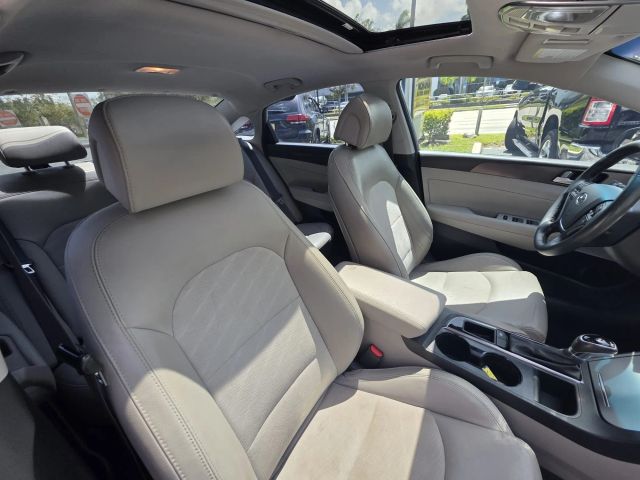 2017 Hyundai Sonata - Image 15