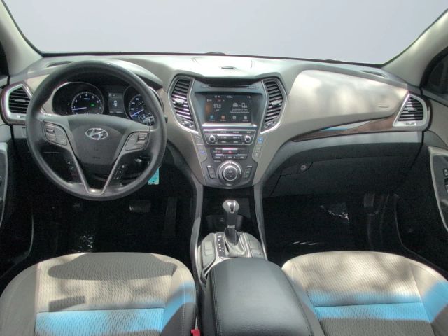 2017 Hyundai Santa Fe - Image 10