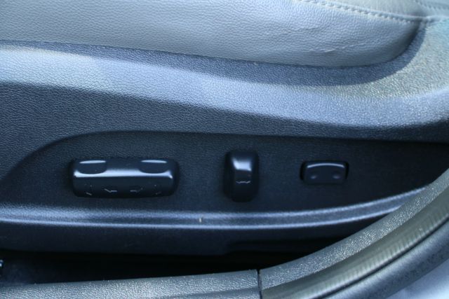 2013 Hyundai Sonata - Image 11