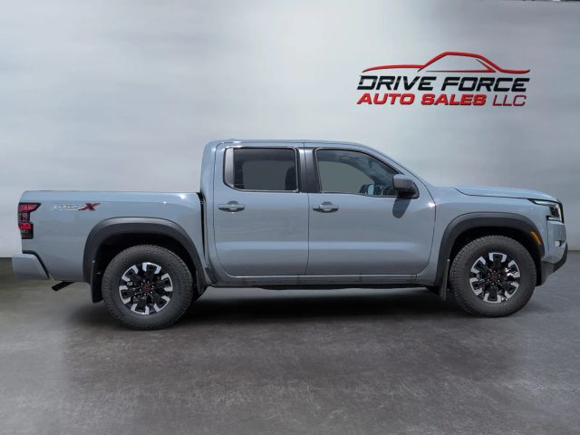 2024 Nissan Frontier Crew Cab - Image 6