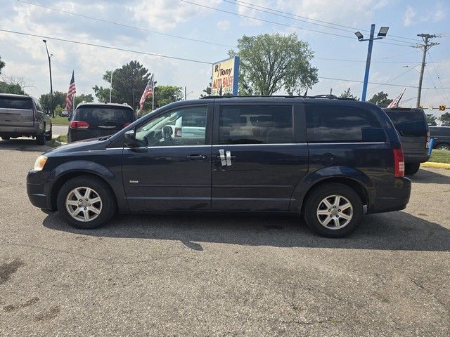 2008 Chrysler Town & Country - Image 3
